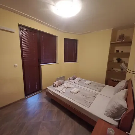 Amaliya With Two Bedrooms Διαμέρισμα